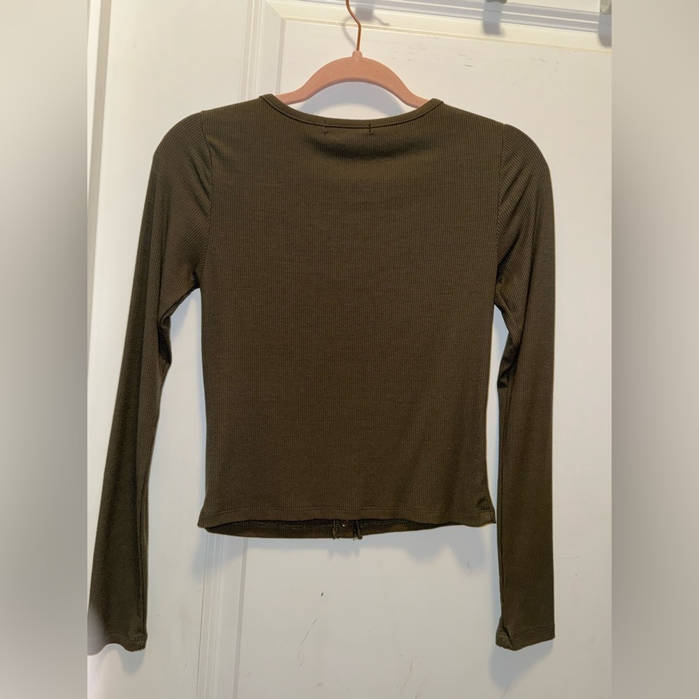 Forever 21 Ribbed Olive Button-Up Top - Picture 2 of 3